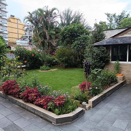 The Mountain House Hotel Pokhara Exterior photo