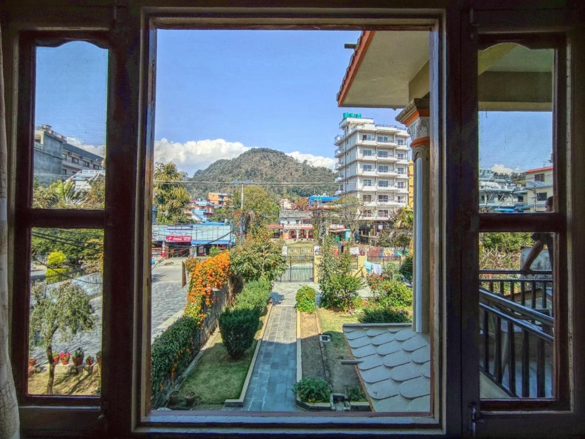 The Mountain House Hotel Pokhara Exterior photo