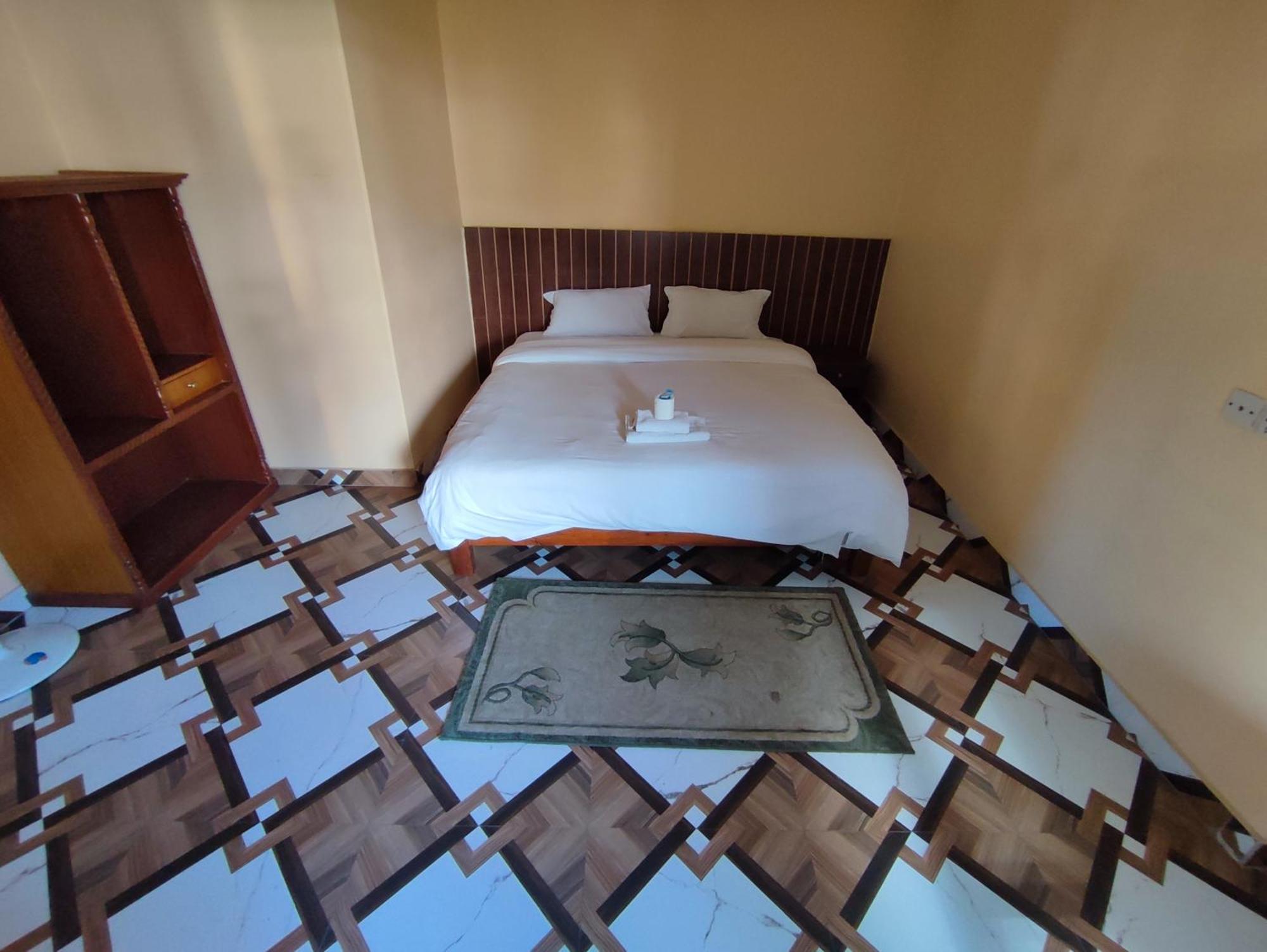 The Mountain House Hotel Pokhara Room photo