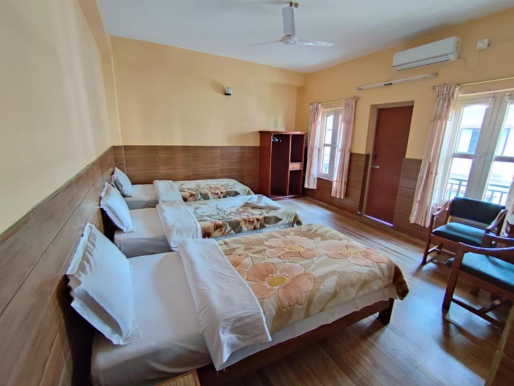 The Mountain House Hotel Pokhara Room photo