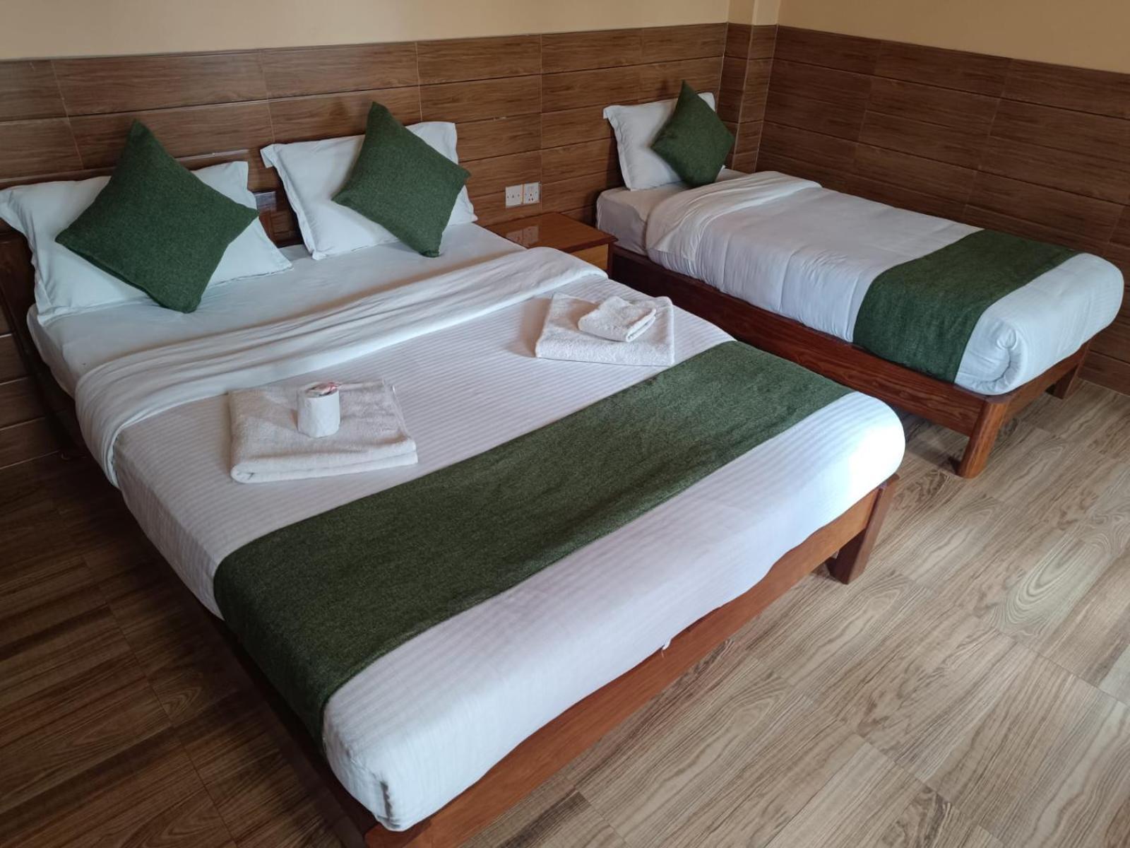 The Mountain House Hotel Pokhara Exterior photo
