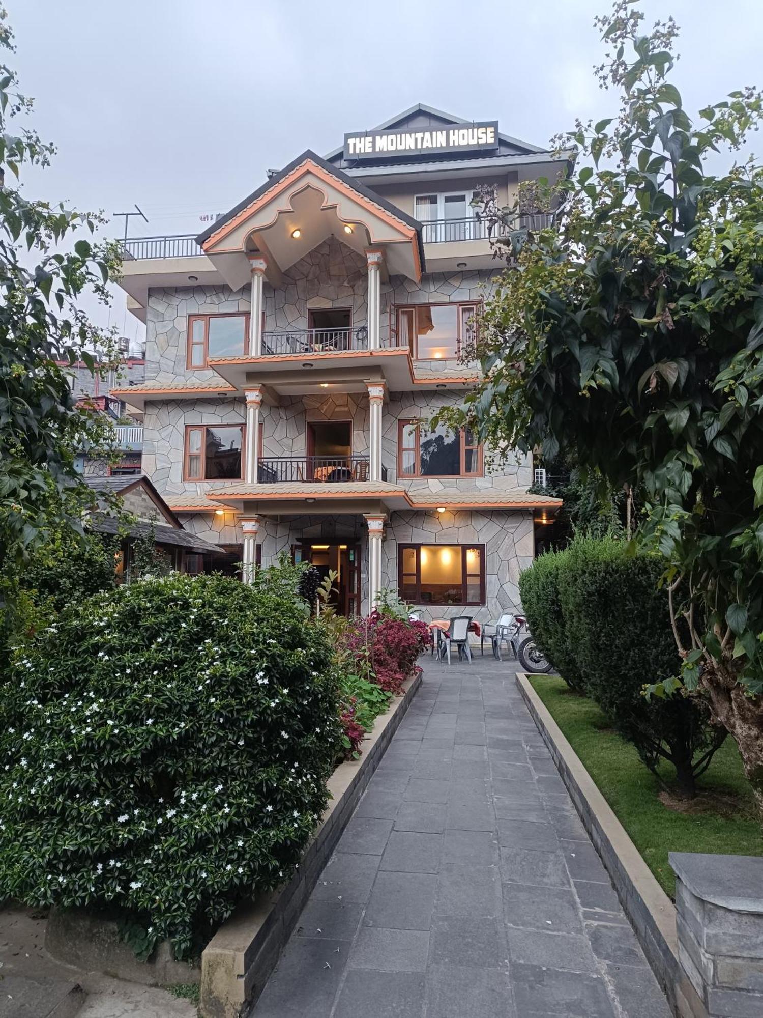 The Mountain House Hotel Pokhara Exterior photo