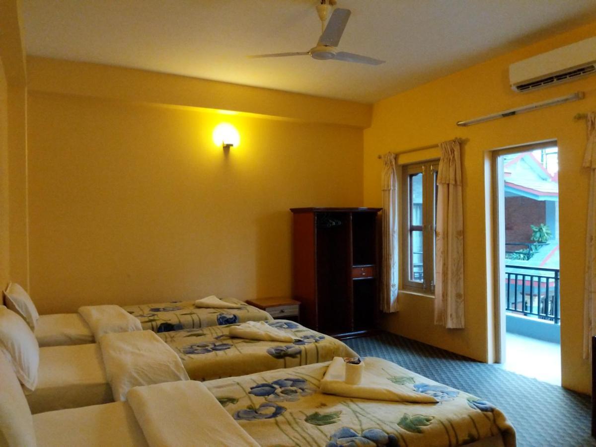 The Mountain House Hotel Pokhara Exterior photo